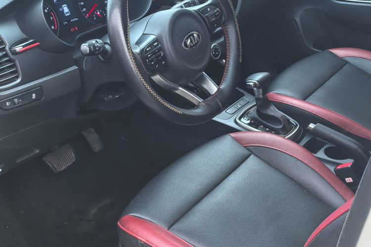 Used Kia KX Cross 2017 1.4L AT GLS Interior 1