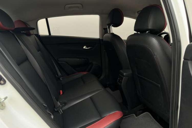 Used Kia KX Cross 2017 1.4L AT GLS Interior 10