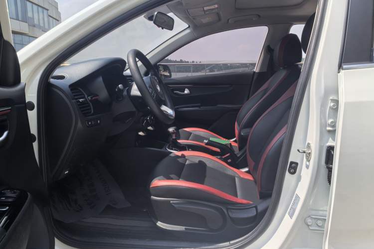 Used Kia KX Cross 2017 1.4L AT GLS Interior 10