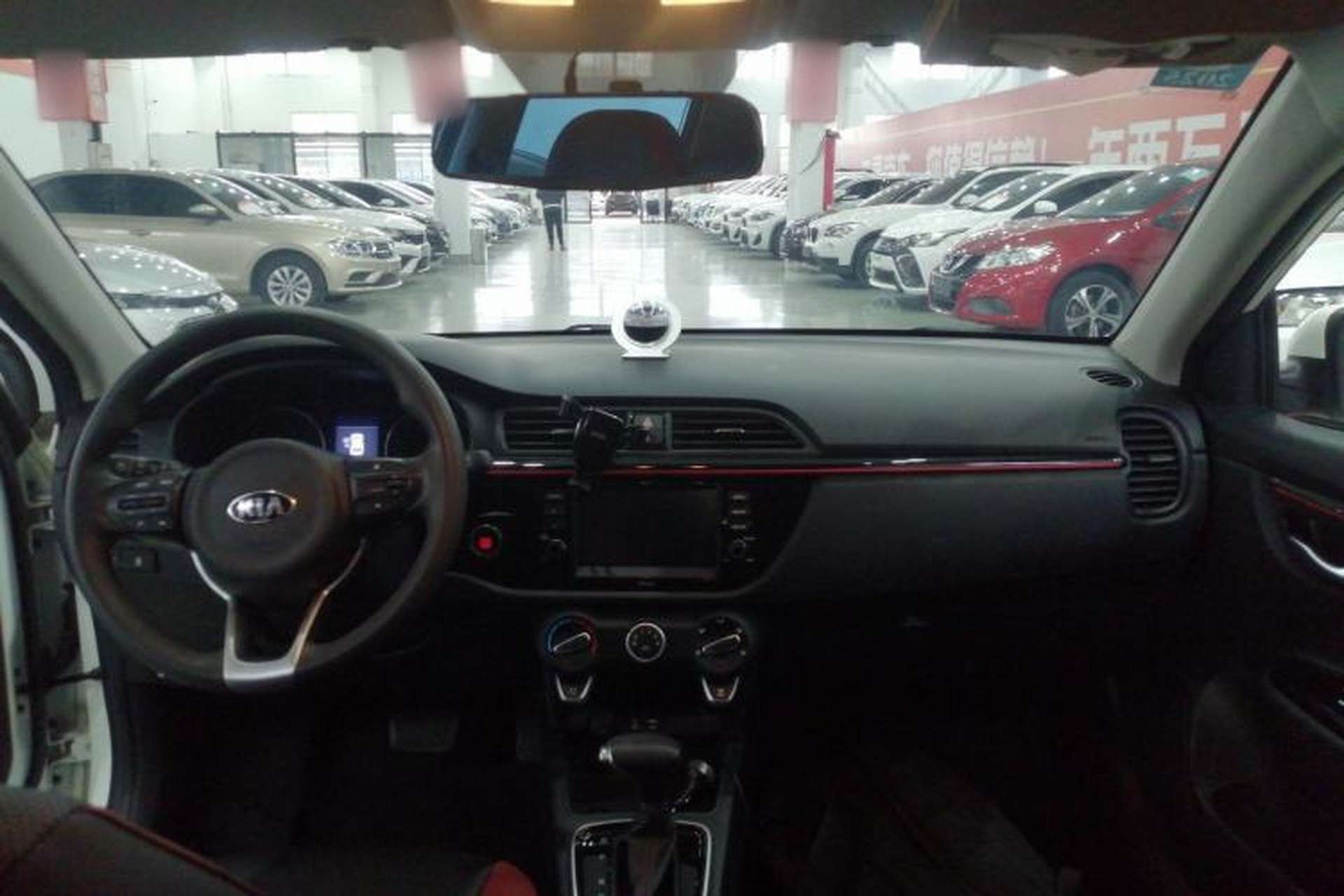 Used Kia KX Cross 2017 1.4L AT GLS Interior 2