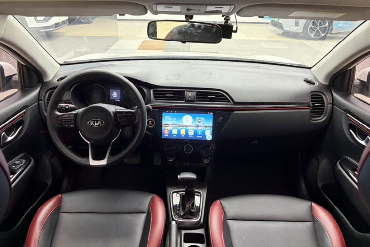 Used Kia KX Cross 2017 1.4L AT GLS Interior 2