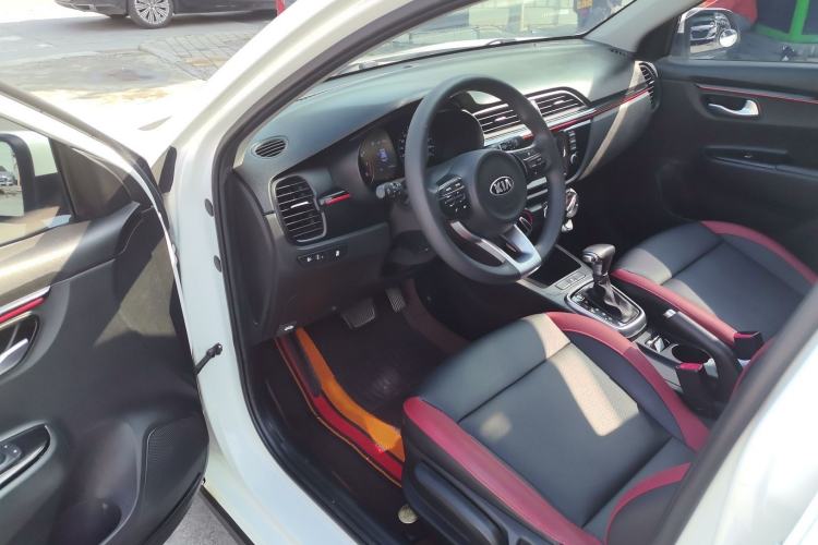 Used Kia KX Cross 2017 1.4L AT GLS Interior 2
