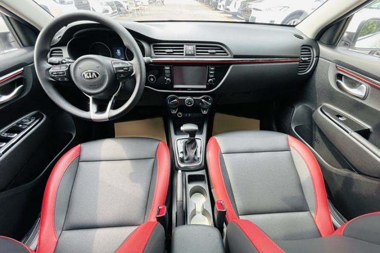 Used Kia KX Cross 2017 1.4L AT GLS Interior 2