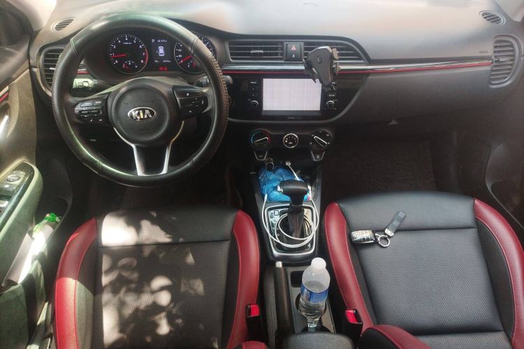 Used Kia KX Cross 2017 1.4L AT GLS Interior 2