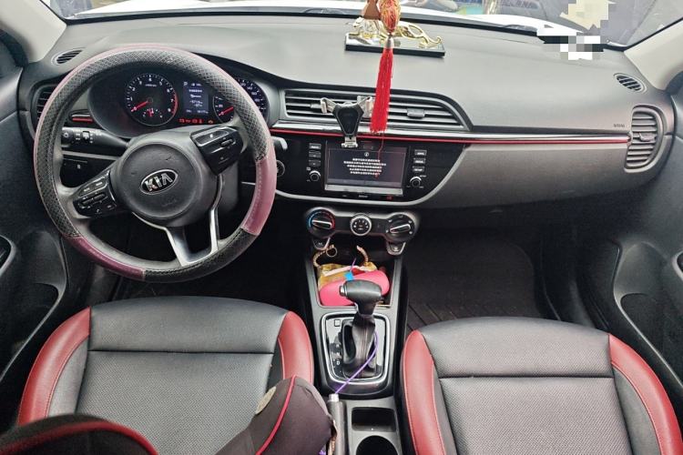 Used Kia KX Cross 2017 1.4L AT GLS Interior 2