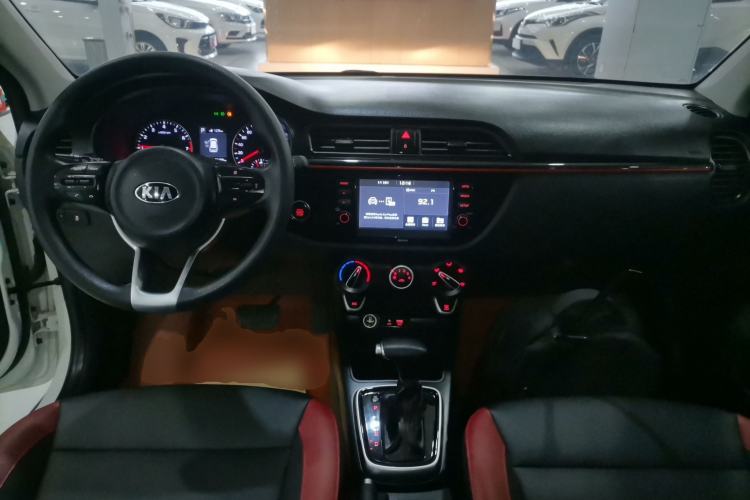 Used Kia KX Cross 2017 1.4L AT GLS Interior 2
