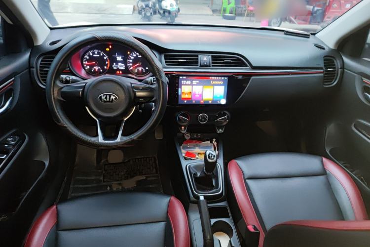Used Kia KX Cross 2017 1.4L MT GLS Interior 2