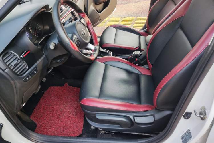 Used Kia KX Cross 2017 1.4L AT GLS Interior 2