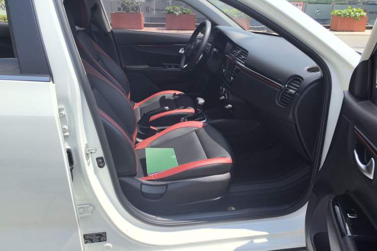 Used Kia KX Cross 2017 1.4L AT GLS Interior 2