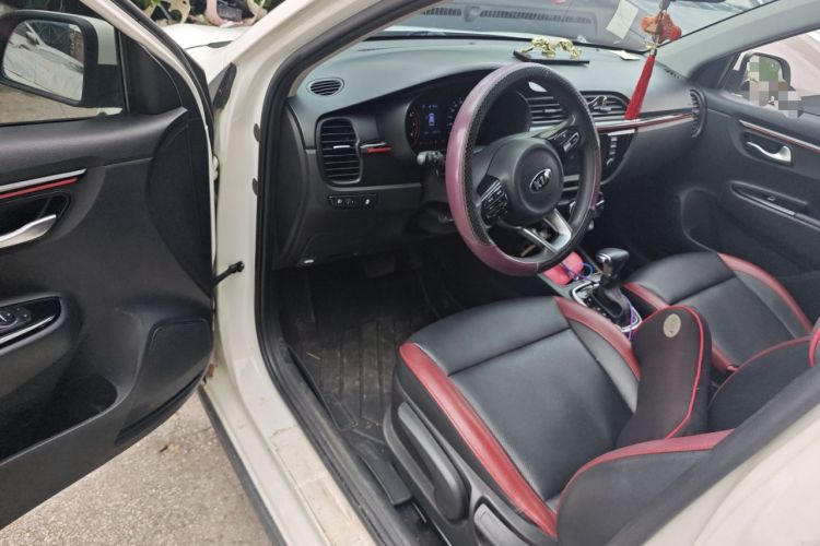 Used Kia KX Cross 2017 1.4L AT GLS Interior 3