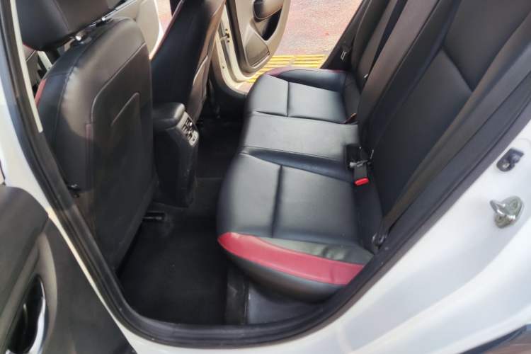 Used Kia KX Cross 2017 1.4L AT GLS Interior 3