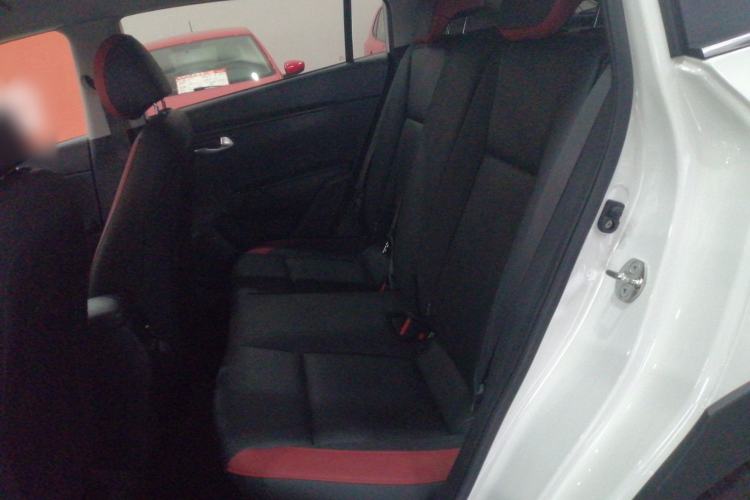 Used Kia KX Cross 2017 1.4L AT GLS Interior 4