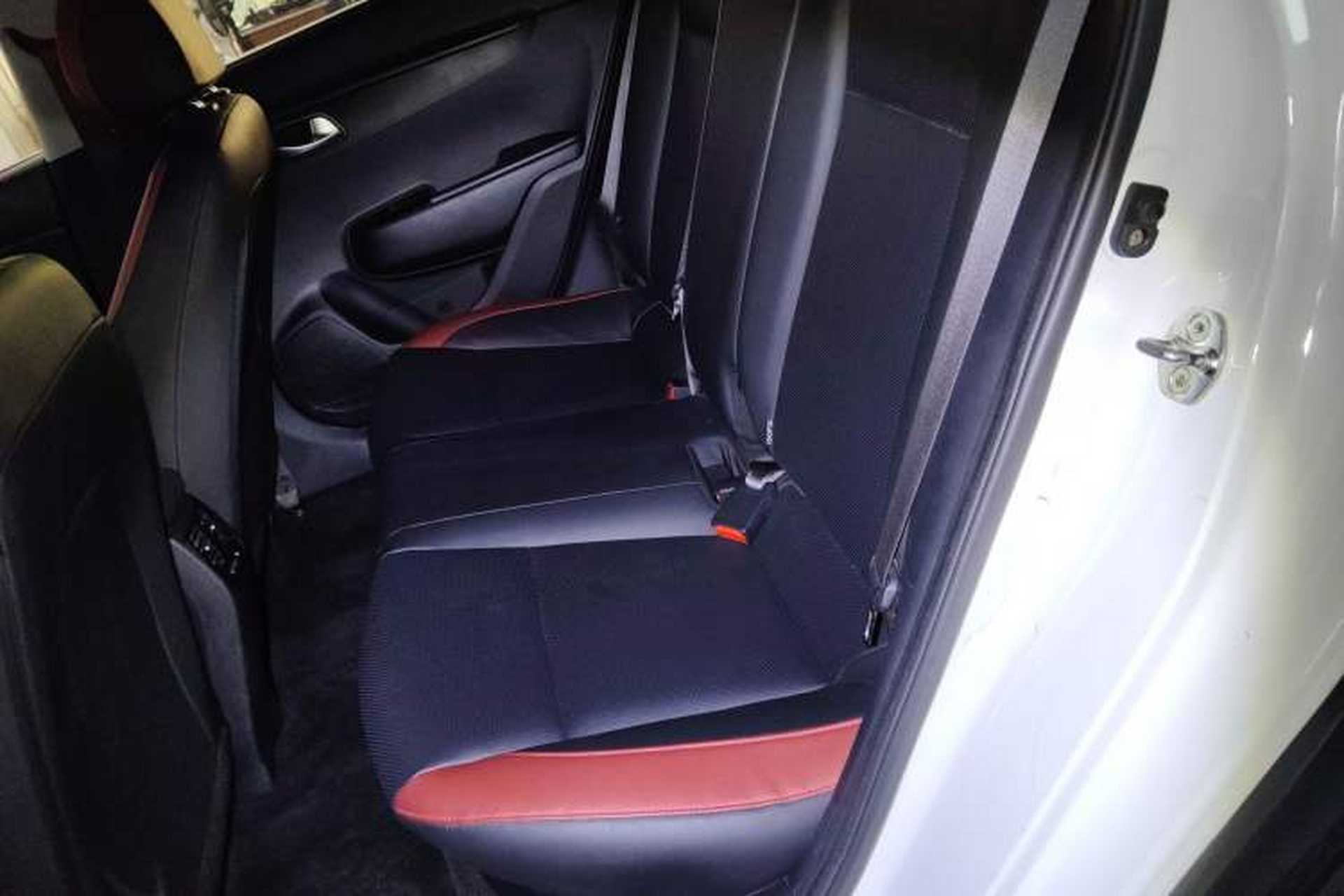 Used Kia KX Cross 2017 1.4L AT GLS Interior 4