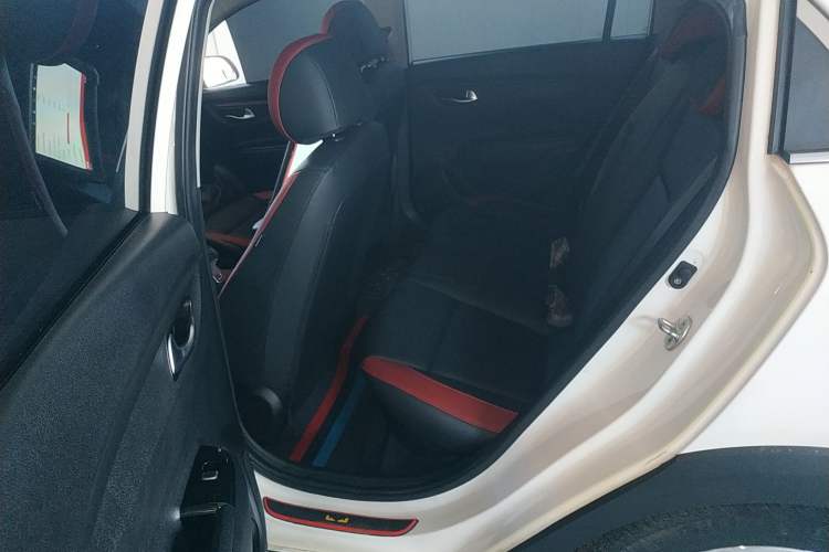 Used Kia KX Cross 2017 1.4L AT GLS Interior 4