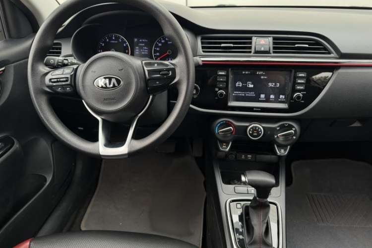 Used Kia KX Cross 2017 1.4L AT GLS Interior 4