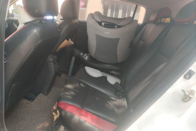 Used Kia KX Cross 2017 1.4L AT GLS Interior 4