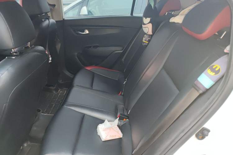 Used Kia KX Cross 2017 1.4L MT GLS Interior 4