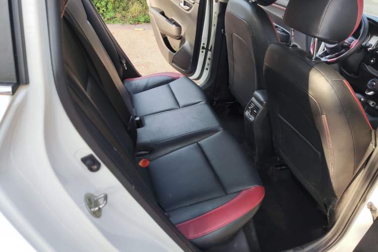 Used Kia KX Cross 2017 1.4L AT GLS Interior 4