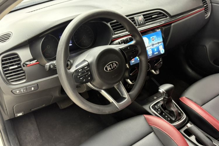 Used Kia KX Cross 2017 1.4L AT GLS Interior 5
