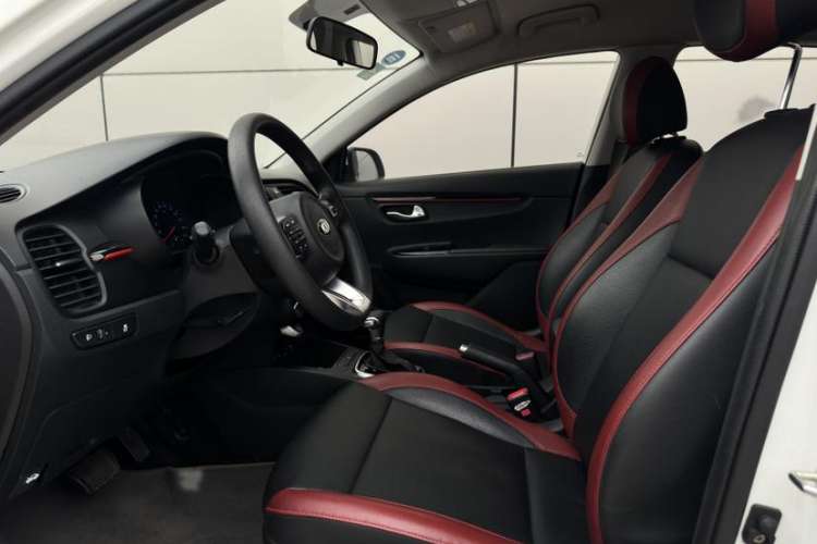Used Kia KX Cross 2017 1.4L AT GLS Interior 6