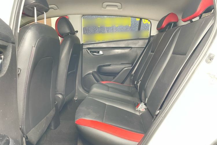 Used Kia KX Cross 2017 1.4L MT GLS Interior 6
