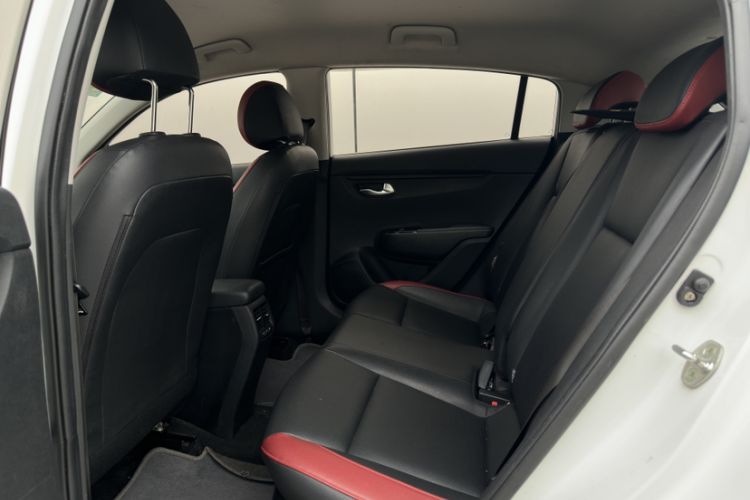 Used Kia KX Cross 2017 1.4L AT GLS Interior 7
