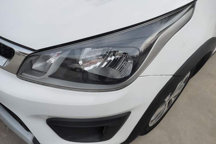 Used Kia KX Cross 2017 1.4L AT GLS Left Front Headlight