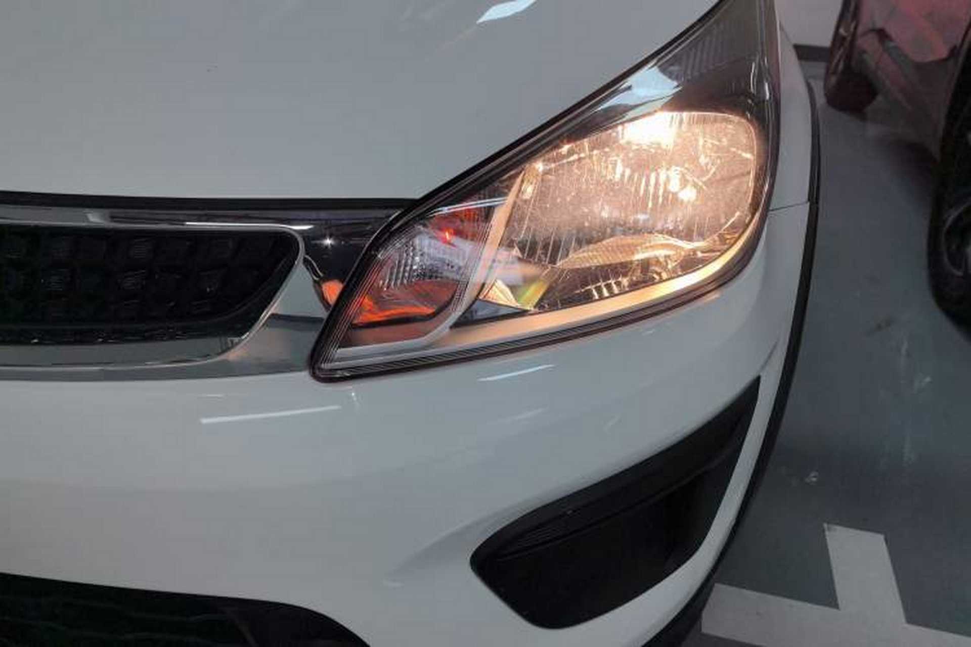 Used Kia KX Cross 2017 1.4L AT GLS Left Front Headlight