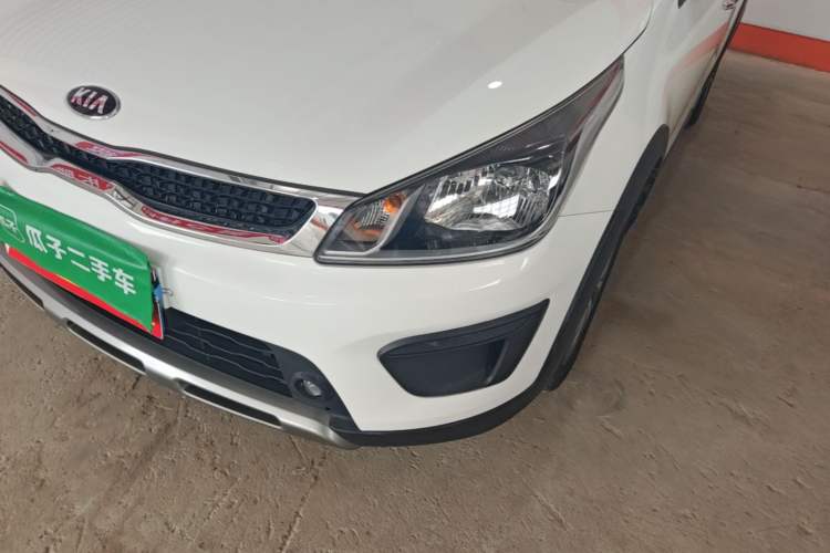 Used Kia KX Cross 2017 1.4L AT GLS Left Front Headlight