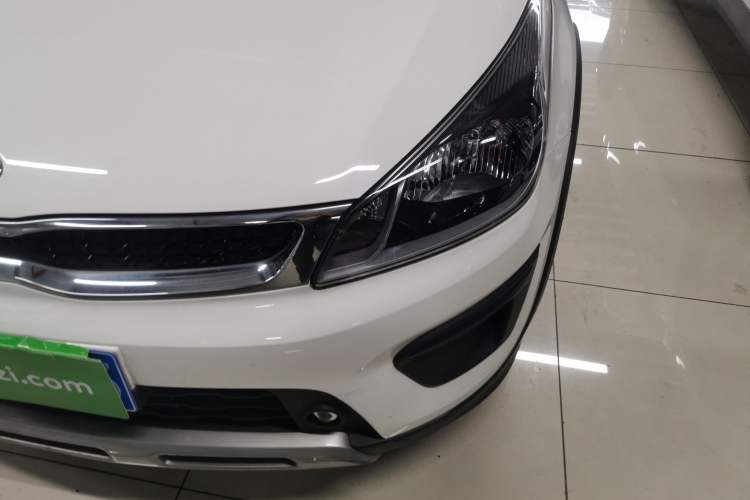 Used Kia KX Cross 2017 1.4L AT GLS Left Front Headlight