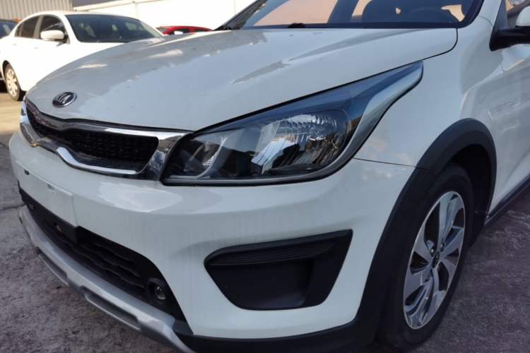 Used Kia KX Cross 2017 1.4L AT GLS Left Front Headlight