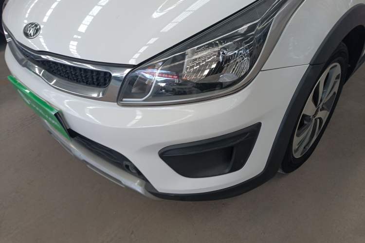 Used Kia KX Cross 2017 1.4L AT GLS Left Front Headlight