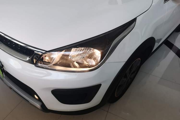 Used Kia KX Cross 2017 1.4L AT GLS Left Front Headlight