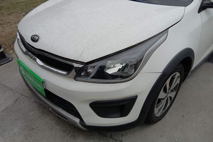 Used Kia KX Cross 2017 1.4L MT GLS Left Front Headlight
