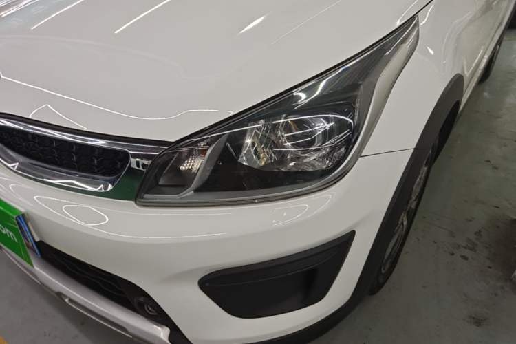 Used Kia KX Cross 2017 1.4L AT GLS Left Front Headlight