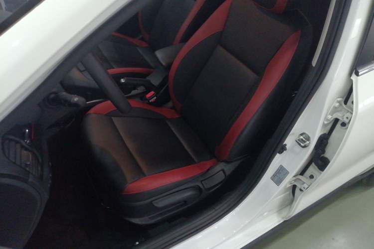 Used Kia KX Cross 2017 1.4L AT GLS Left Front Seat