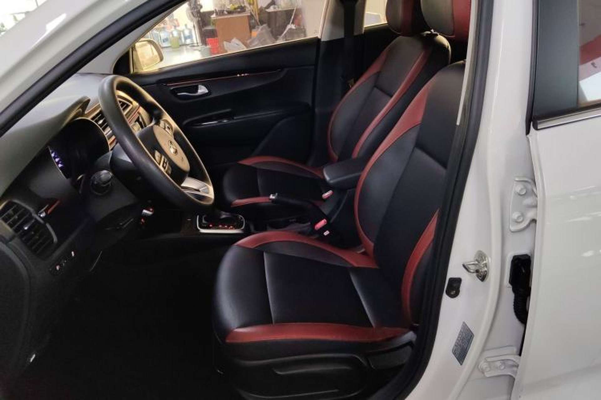 Used Kia KX Cross 2017 1.4L AT GLS Left Front Seat