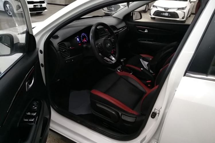 Used Kia KX Cross 2017 1.4L AT GLS Left Front Seat