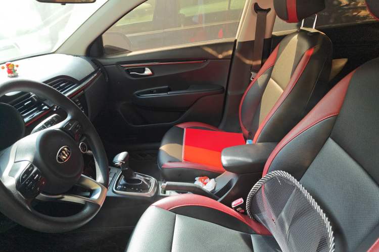 Used Kia KX Cross 2017 1.4L AT GLS Left Front Seat