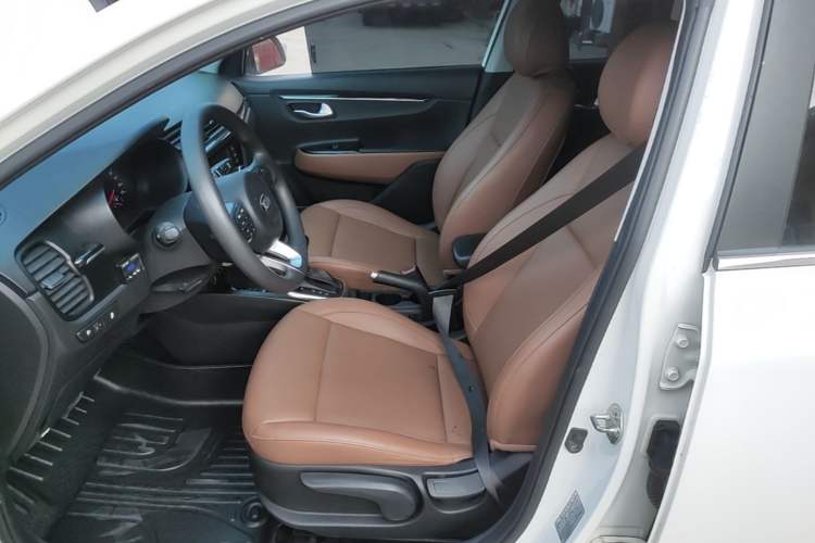 Used Kia KX Cross 2017 1.4L AT GLS Left Front Seat