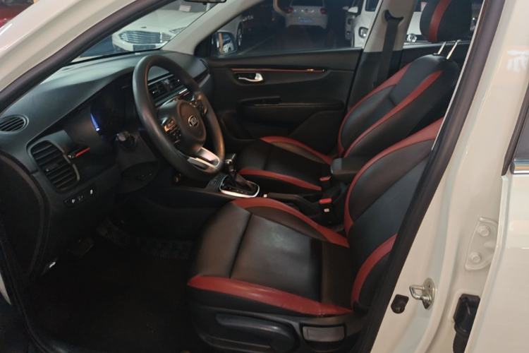 Used Kia KX Cross 2017 1.4L AT GLS Left Front Seat