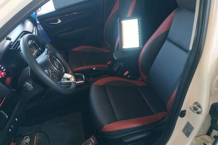 Used Kia KX Cross 2017 1.4L AT GLS Left Front Seat
