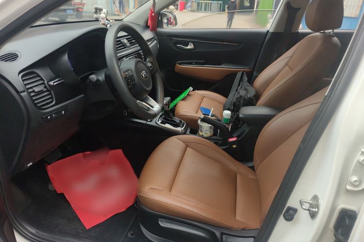 Used Kia KX Cross 2017 1.4L AT GLS Left Front Seat