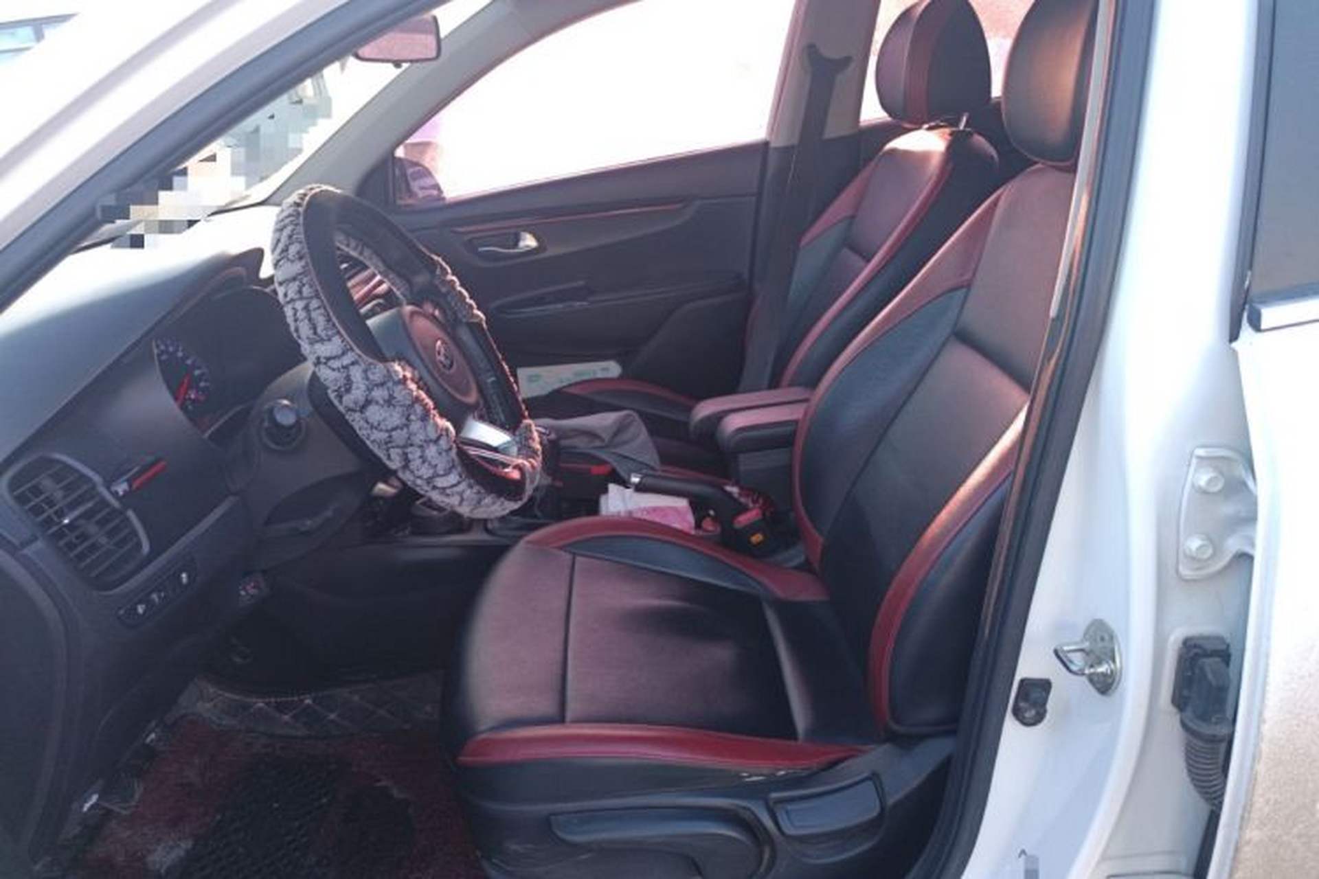 Used Kia KX Cross 2017 1.4L MT GLS Left Front Seat
