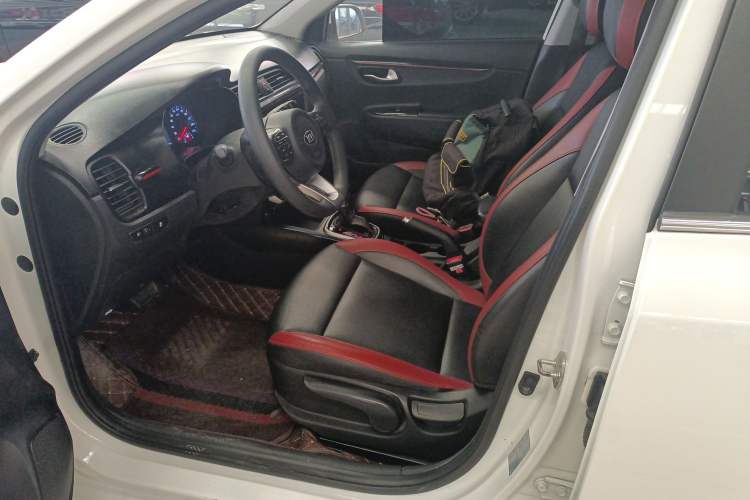 Used Kia KX Cross 2017 1.4L AT GLS Left Front Seat