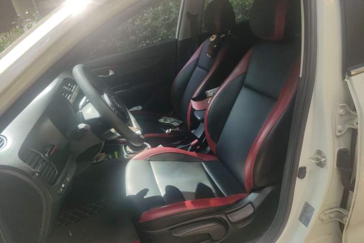 Used Kia KX Cross 2017 1.4L AT GLS Left Front Seat