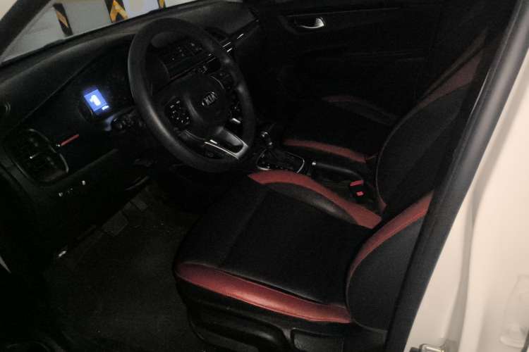 Used Kia KX Cross 2017 1.4L AT GLS Left Front Seat