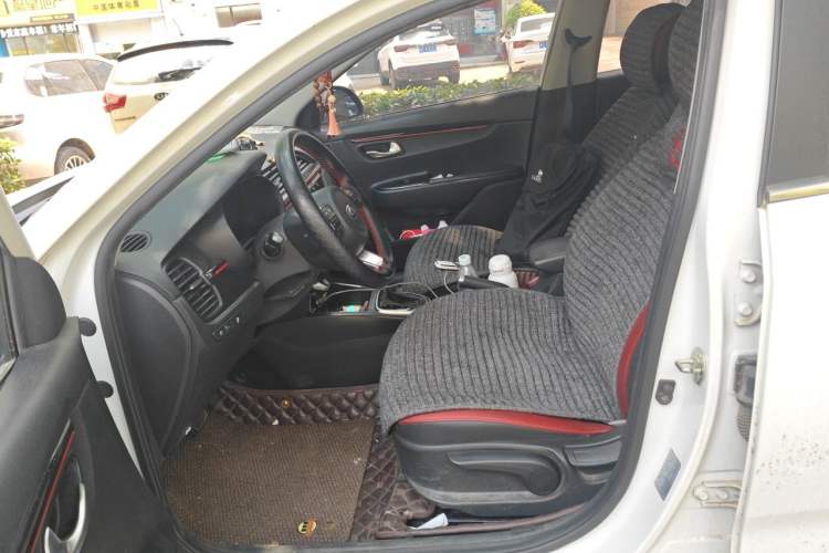 Used Kia KX Cross 2017 1.4L AT GLS Left Front Seat