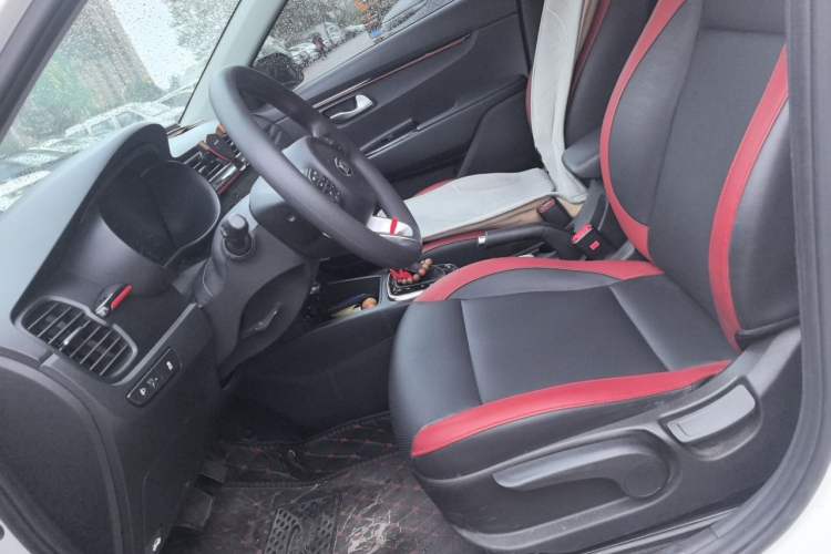 Used Kia KX Cross 2017 1.4L AT GLS Left Front Seat
