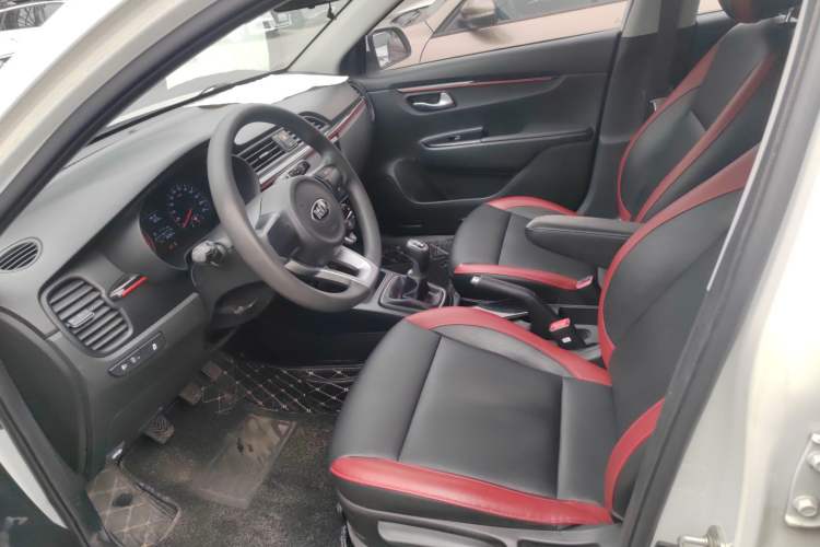 Used Kia KX Cross 2017 1.4L MT GLS Left Front Seat